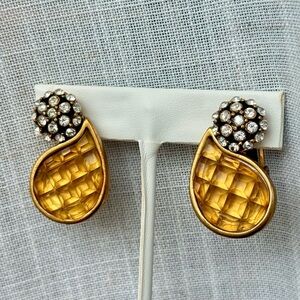 Oscar De La Renta Clip On Earrings